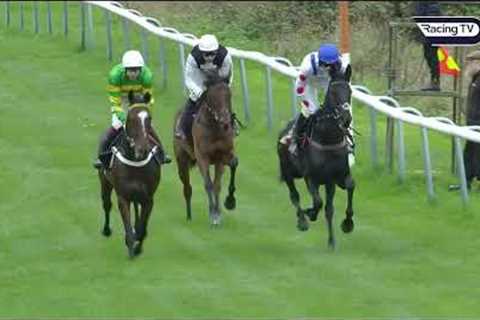 So stylish! Jonbon makes a winning start over fences at Warwick - including Nicky Henderson reaction