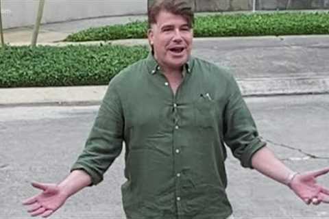 Broadway Star Bryan Batt sings 'Tomorrow'' to grandmother recovering from COVID-19