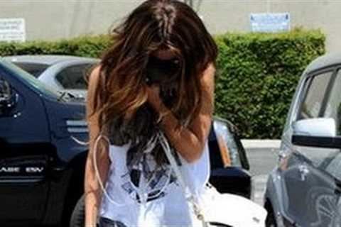 Selena Gomez Worst Moments - Crying, Paparazzi Tension &amp; More