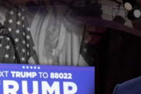 TRUMP ANNOUNCES 2024 RUN! But is That GOOD or BAD? | Huckabee