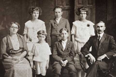 20 Family Photo Outfits That Will Please Everyone At the Next Photoshoot