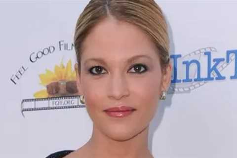 'Supernatural' Star Nicki Aycox Dead At 47