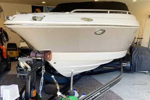 How to wax a boat