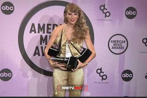 Taylor Swift looks stunning, poses with all her 6 Awards Backstage at 2022 AMAs