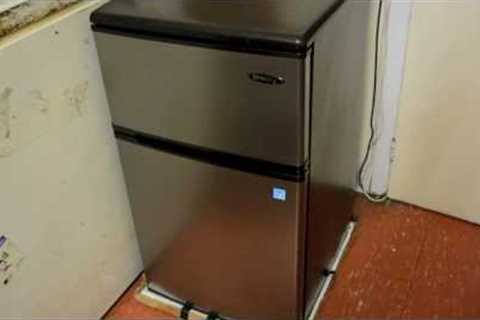 The Best Dorm Room Fridge? - Danby Dual Compact Mini Fridge/Freezer - Random Product Review