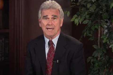 Intellectual Property Law : Education to Become a Patent Lawyer