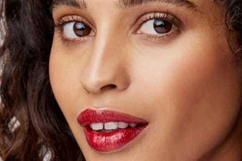 After Two Autoimmune Diagnoses, One Woman Created A Mineral Makeup Line That Is Also Great For..