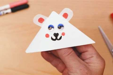 How to Make a Polar Bear Corner Bookmark.