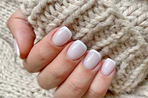 Viral French Manicure Hack Promises The Perfect Mani, Even If You Suck At Doing Your Own Nails￼