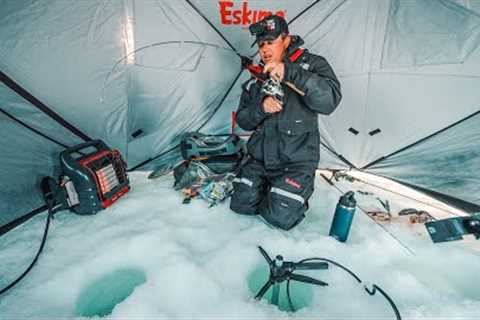 Lake Trout Ice Fishing With Livescope PLUS (LVS 34)