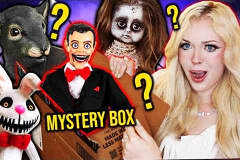UNBOXING A SPOOKY HALLOWEEN MYSTERY BOX!! (*SCARY TOYS AND COSTUMES*)
