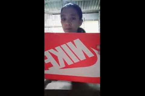 Unboxing My Gift Frm Japan /My Generous yt Friend Grace In Tokyo #Nike Shoes and #Chocolates