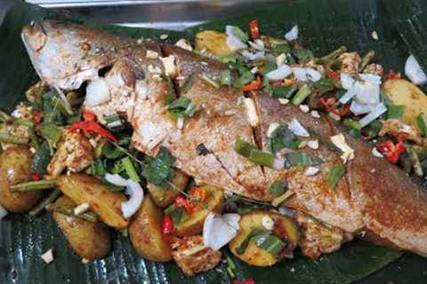 COOKING A BIG FISH ON A BANANA LEAF - Catch &amp; Cook Caribbean Style