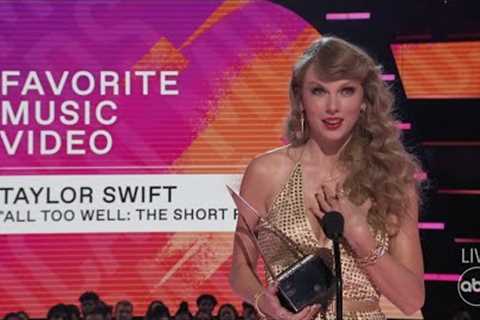 Taylor Swift Accepts the 2022 AMA for Favorite Music Video - The American Music Awards