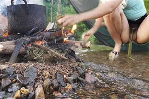 Survival skills: Finding and cook eggs in bamboo tubes