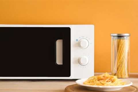 Reheat Pasta Perfectly In The Microwave By Adding This Key Component