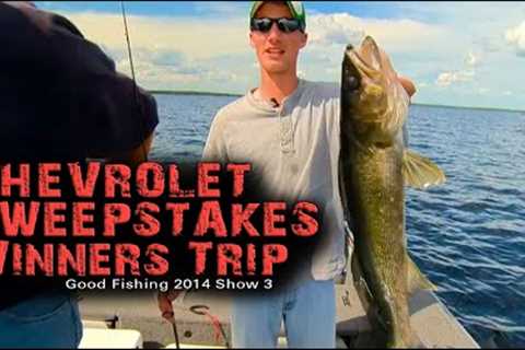 Sweeping up Walleye at Rainy Lake Houseboats - Good Fishing 2014
