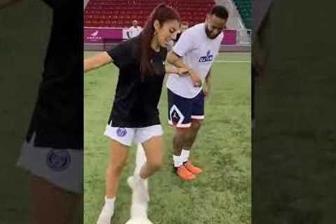Neymar's reaction after she megged him 😂
