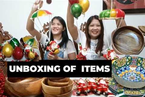 CHRISTMAS DECORATIONS AND OTHER ITEMS -THE UNBOXING