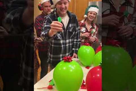 Balloon family gathering Christmas game 🎈🎄
