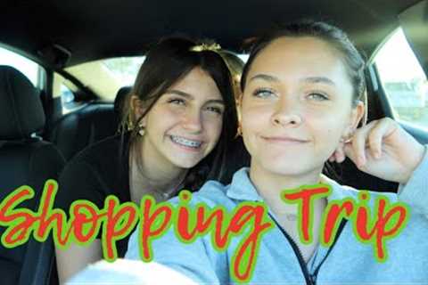 LAST CHRISTMAS SHOPPING TRIP FOR OUR FRIENDS! EMMA AND ELLIE