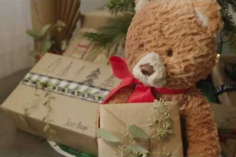 Eco-Friendly Gift Wrapping Ideas | Holiday How-To's | Helpful Smiles TV