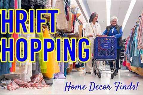 Goodwill Holiday Home Decor Haul - Thrift Shopping - Christmas Decorating #youtube #trending #style