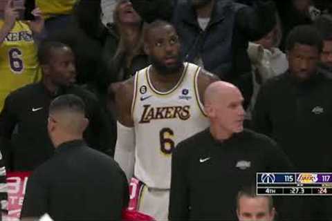 LeBron puts Lakers ahead late with thunderous dunk