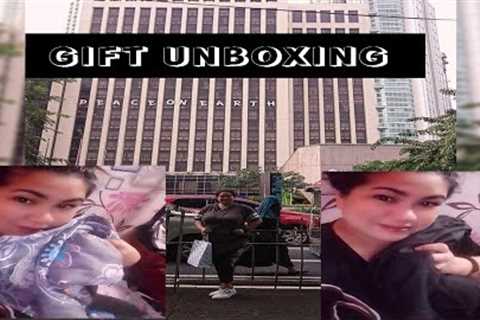 UNBOXING MY FIRST GIFT EVER|GIFT UNWRAPPED #gift #giftbox #unwrapping