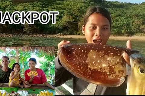CATCHING BIG CUTTLEFISH  AND FISH | CATCH, COOK &amp; SELL..