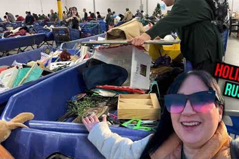 The Goodwill Outlet Was Packed With Christmas Shoppers!