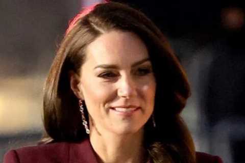 Kate Middleton’s Christmas Dress Oozes Holiday Cheer