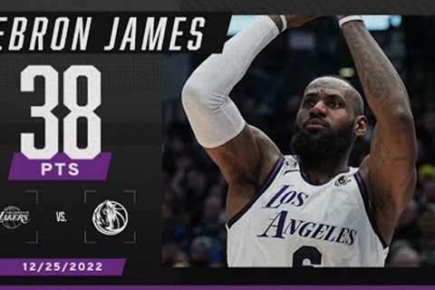 LeBron scores 30+ PTS for the 7th-straight game in his 17th Christmas Day matchup 🎄