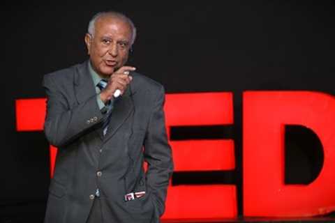 Lifting yourself by your own bootstraps | Tufail Memon | TEDxMUET