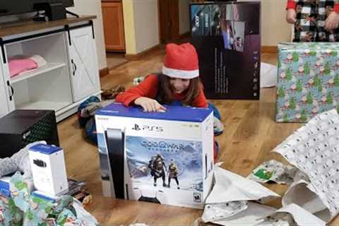 Christmas Day 2022 Kids Opening Presents PS5 Xbox Series X PSVR Gaming PC Arcade And More!