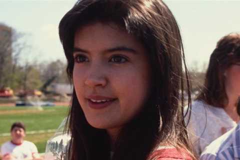 What Happened To Phoebe Cates? Where She Is Now In 2023