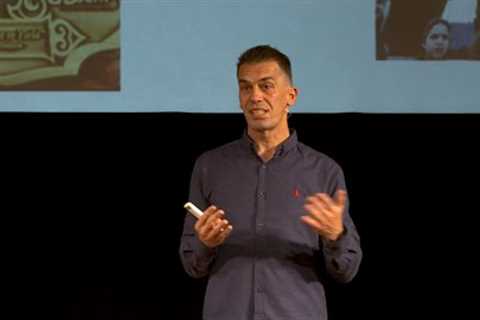 Czy każdy może osiągnąć sukces? W poszukiwaniu złotego środka. | Artur Kujawiński | TEDxKatowice