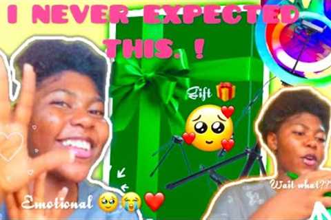 THE UNBOXING - I GOT THE BEST CHRISTMAS GIFT EVER !🎁 unboxing late Christmas presents 🎄🧑‍🎄