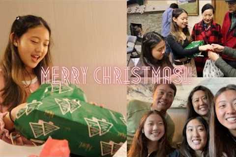 UNBOXING Christmas gifts from our wishlists!