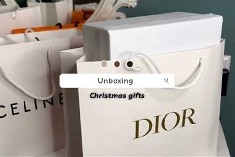 Unboxing / Opening christmas presents which I have gifted myself for Christmas