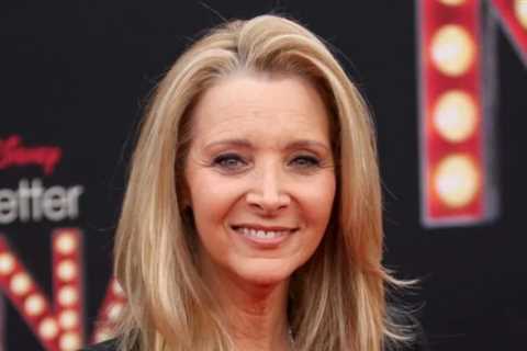 Lisa Kudrow Reveals How Aging Has Changed Her Body Image For The Better