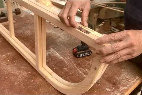 Wooden Pallet Furniture // Display Stand With Mirror Is Made Of Cheap Pallet Wood  - DIY!