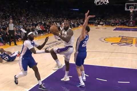 Lebron James with Back-to-Back ACROBATIC spin finishes! | January 15,2023