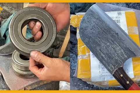 Knifesmith following traditional Chinese methods - Forging knives from old bearings
