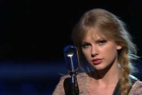 Taylor Swift - Mean (at the Grammys)