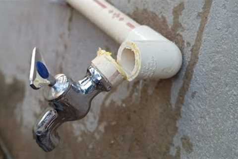 Many plumbers use this secret trick on how to repair a broken water pipe.