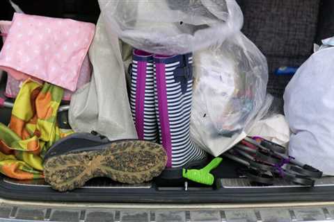 How to clean crevices from a car