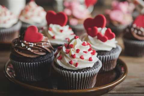 25 Valentine's Day Cupcakes You Can Share With Your Loved Ones