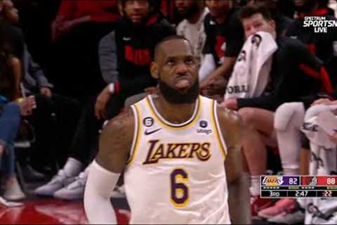 The Blazers made LeBron James angry and he began to destroy them by scoring 2 crazy layups in a row
