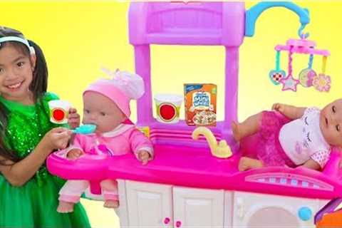 Emma Pretend Play Babysitting Cry Baby Dolls w/ Nursery Playset Girl Toys